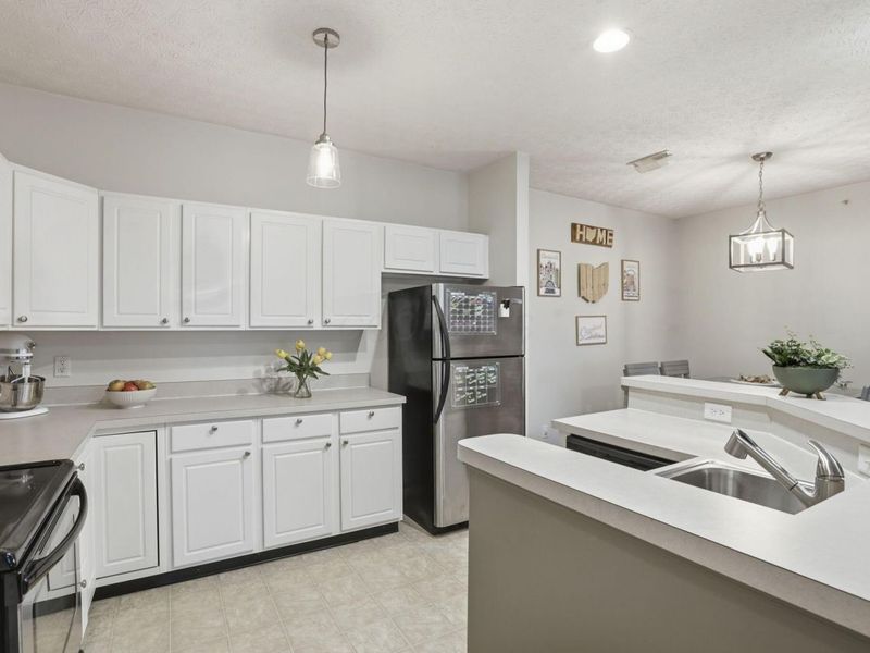 213 Shelbourne Forest Way, Delaware, OH 43015 Photo 9