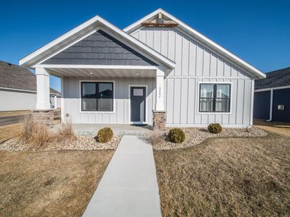 5247 Harvest Lake Drive NW Rochester, MN 55901