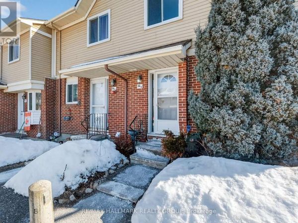 116 Valley Stream Drive, Unit D, Ottawa, ON K2H9E1