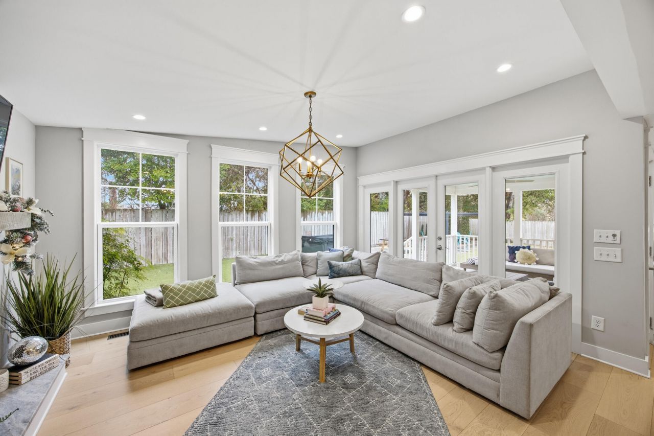 1173 Carter Avenue Photo 8