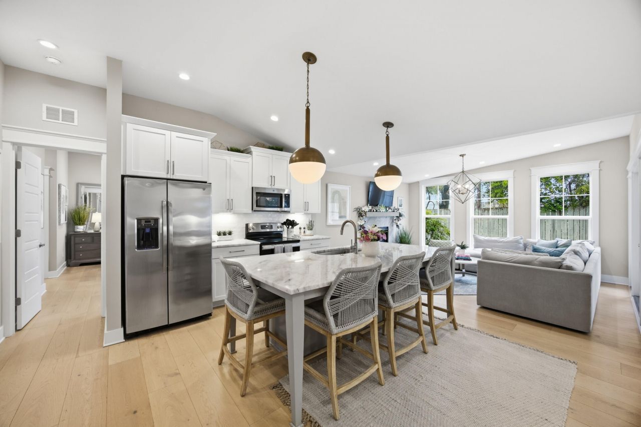 1173 Carter Avenue Photo 9