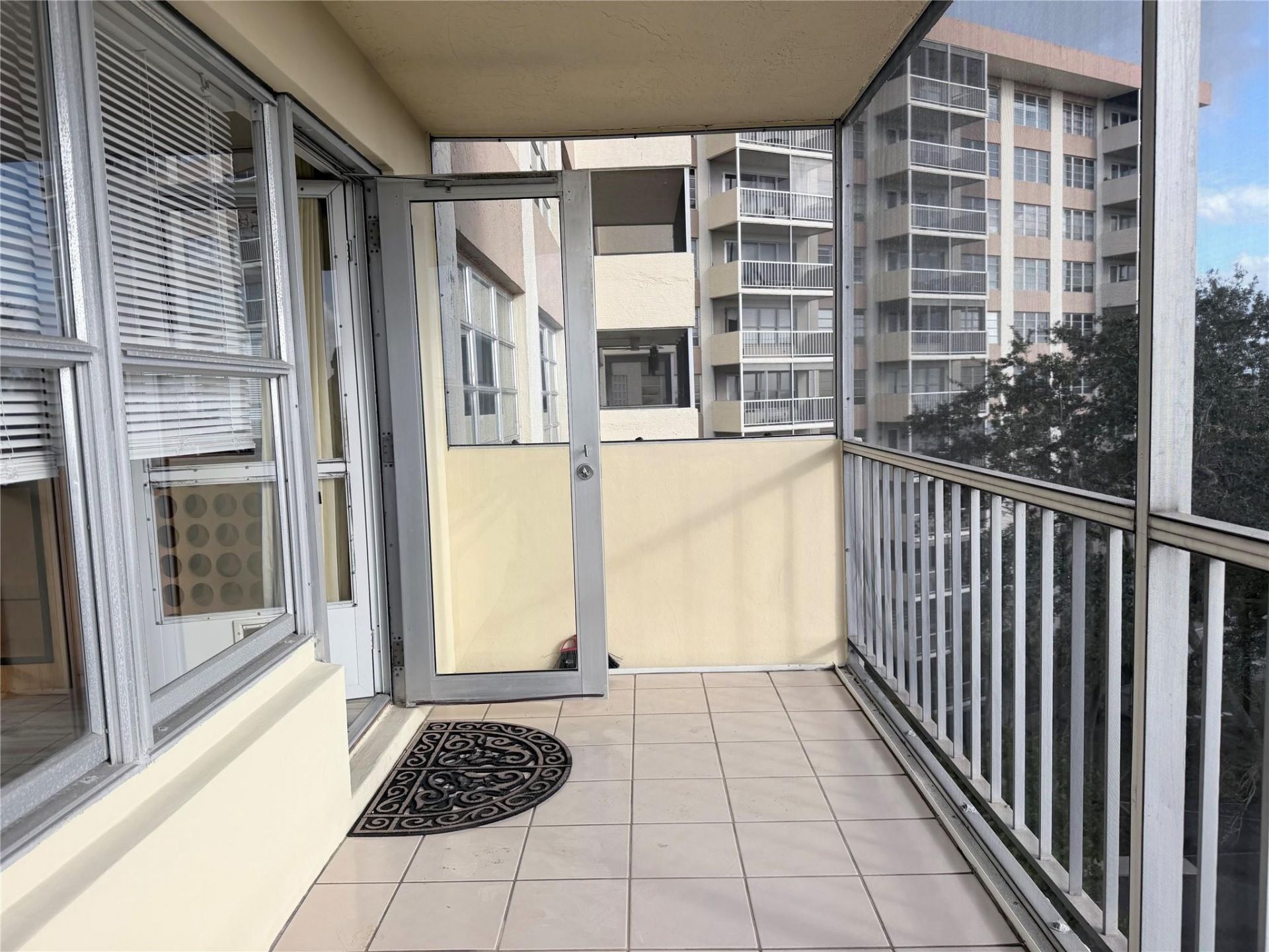 10777 W Sample Road, Unit 706, Coral Springs, FL 33065 Photo