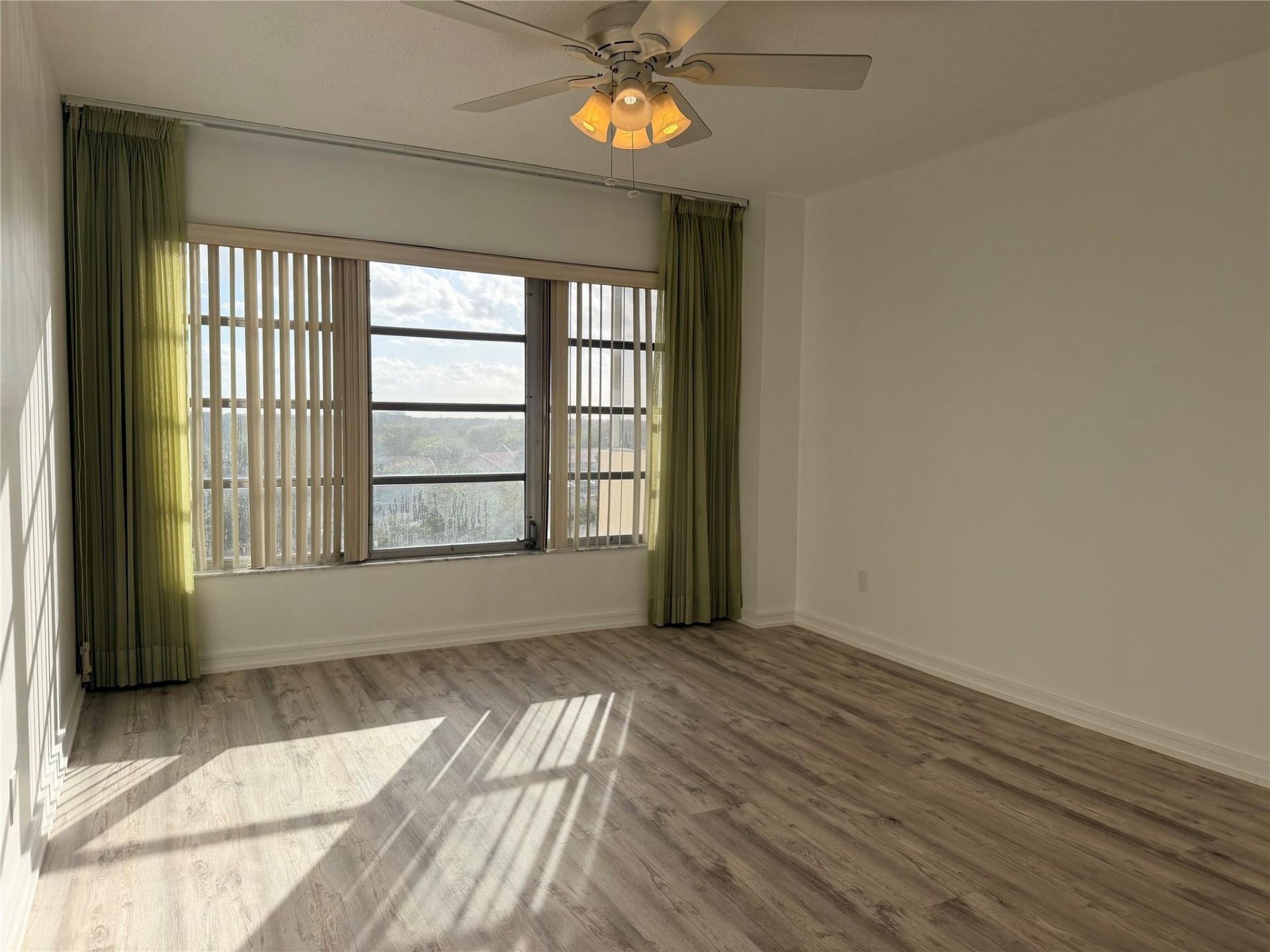 10777 W Sample Road, Unit 706, Coral Springs, FL 33065 Photo