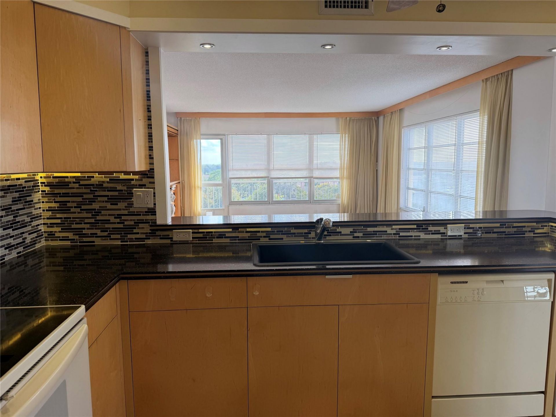 10777 W Sample Road, Unit 706, Coral Springs, FL 33065 Photo