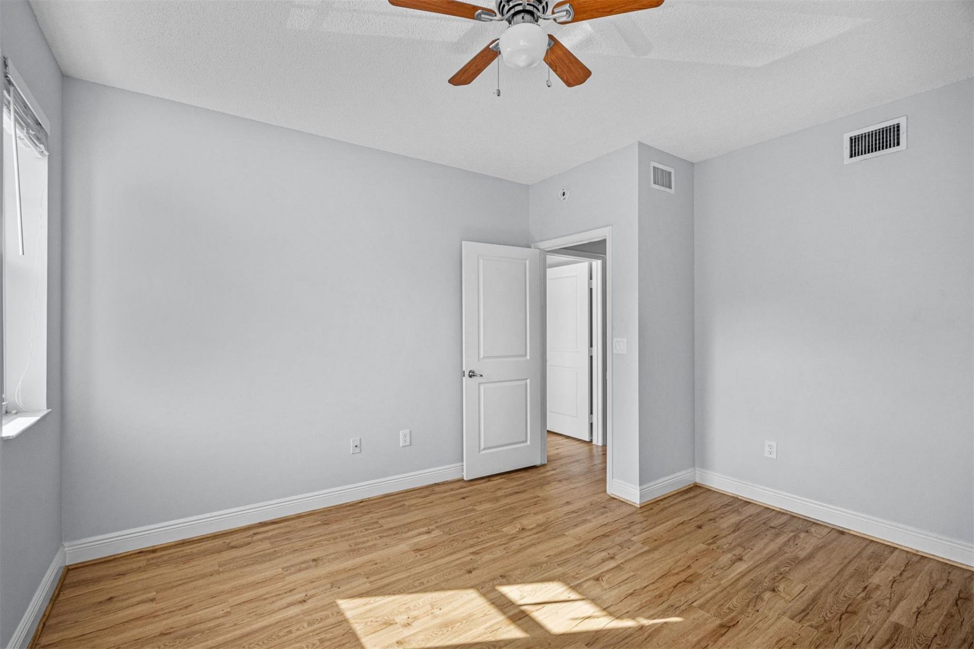 5880 W Sample Road, Unit 307, Coral Springs, FL 33067 Photo