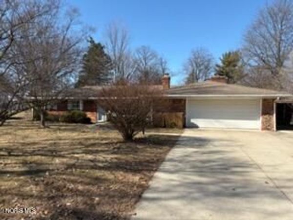 1936 W Crest Drive , Toledo, OH 43614