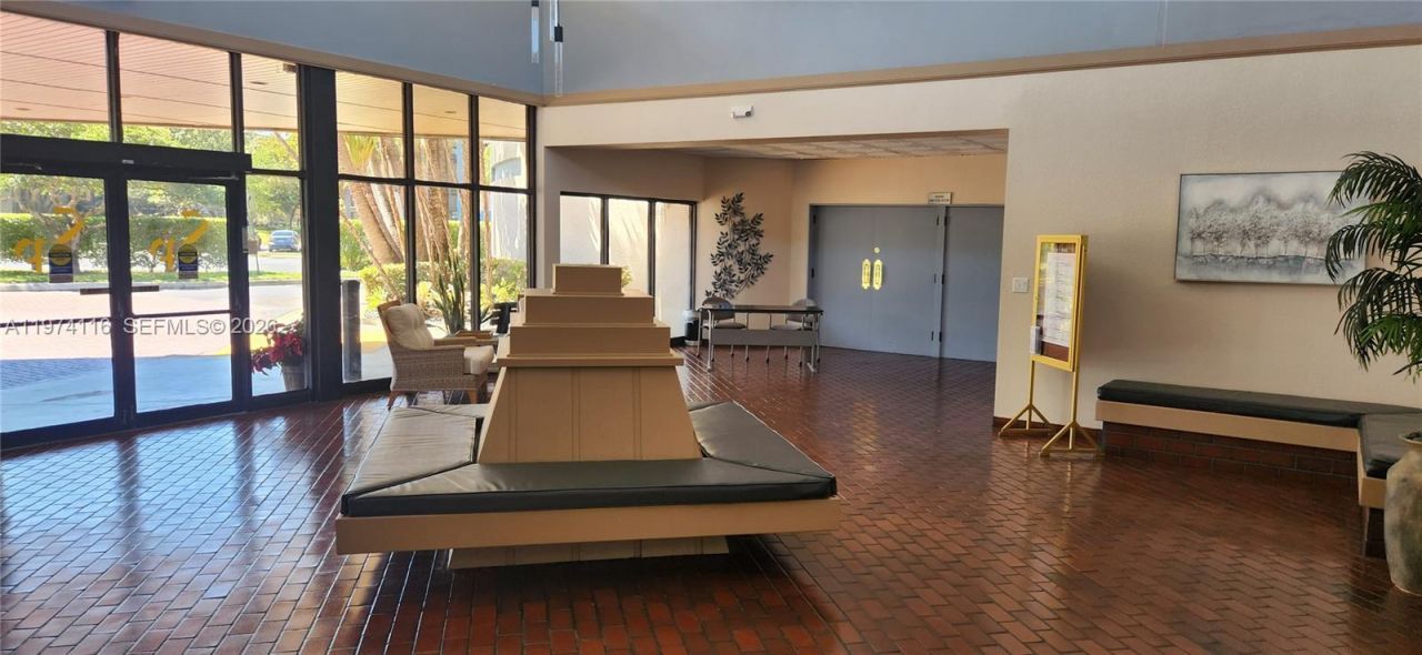 1100 Colony Point Cir , Unit 316, Pembroke Pines, FL 33026 Photo