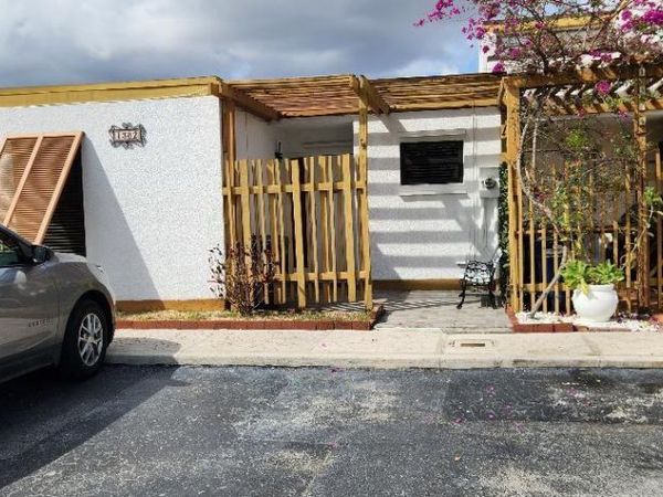 1382 SW 131st Place Cir E, Miami, FL 33184