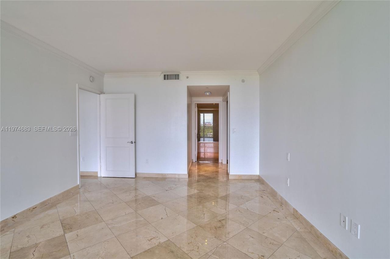 3400 SW 27th Ave , Unit 906, Miami, FL 33133 Photo