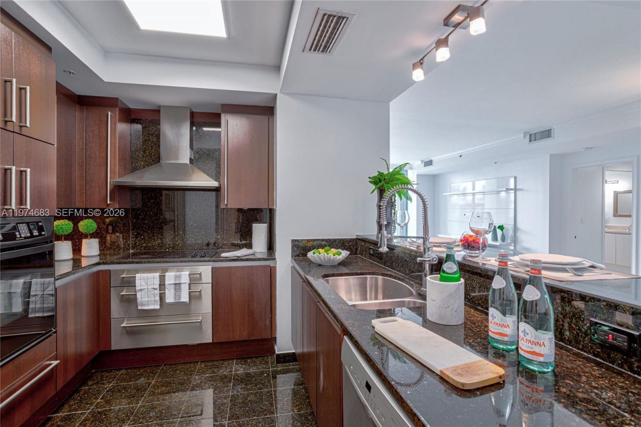 3400 SW 27th Ave , Unit 906, Miami, FL 33133 Photo