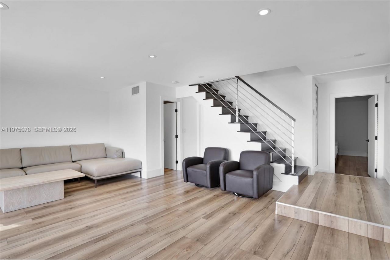 1194 Hillsboro Mile , Unit 1, Hillsboro Beach, FL 33062 Photo