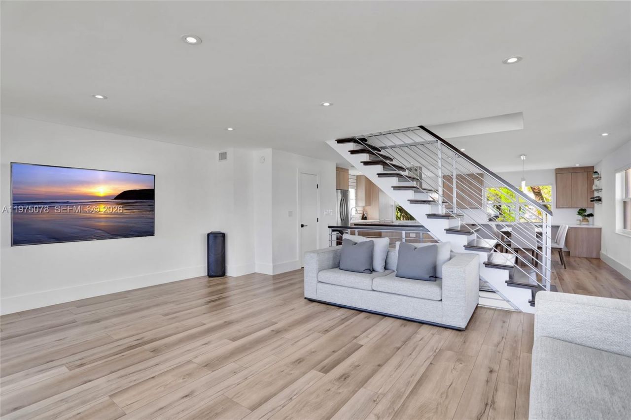 1194 Hillsboro Mile , Unit 1, Hillsboro Beach, FL 33062 Photo