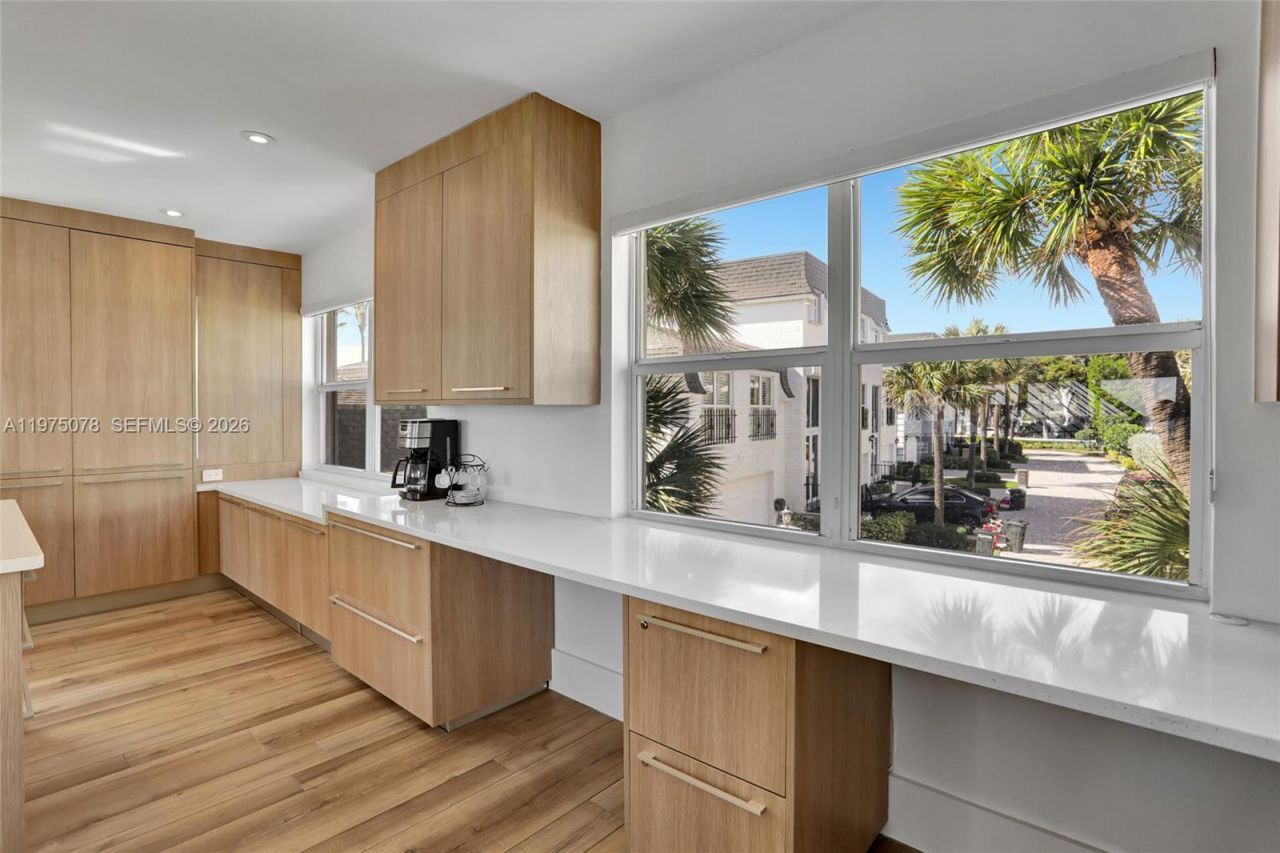 1194 Hillsboro Mile , Unit 1, Hillsboro Beach, FL 33062 Photo