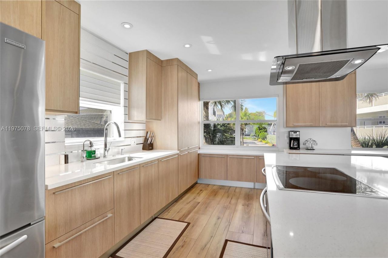 1194 Hillsboro Mile , Unit 1, Hillsboro Beach, FL 33062 Photo