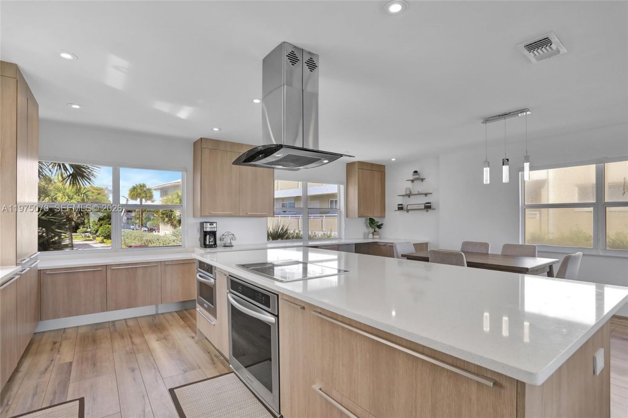 1194 Hillsboro Mile , Unit 1, Hillsboro Beach, FL 33062 Photo