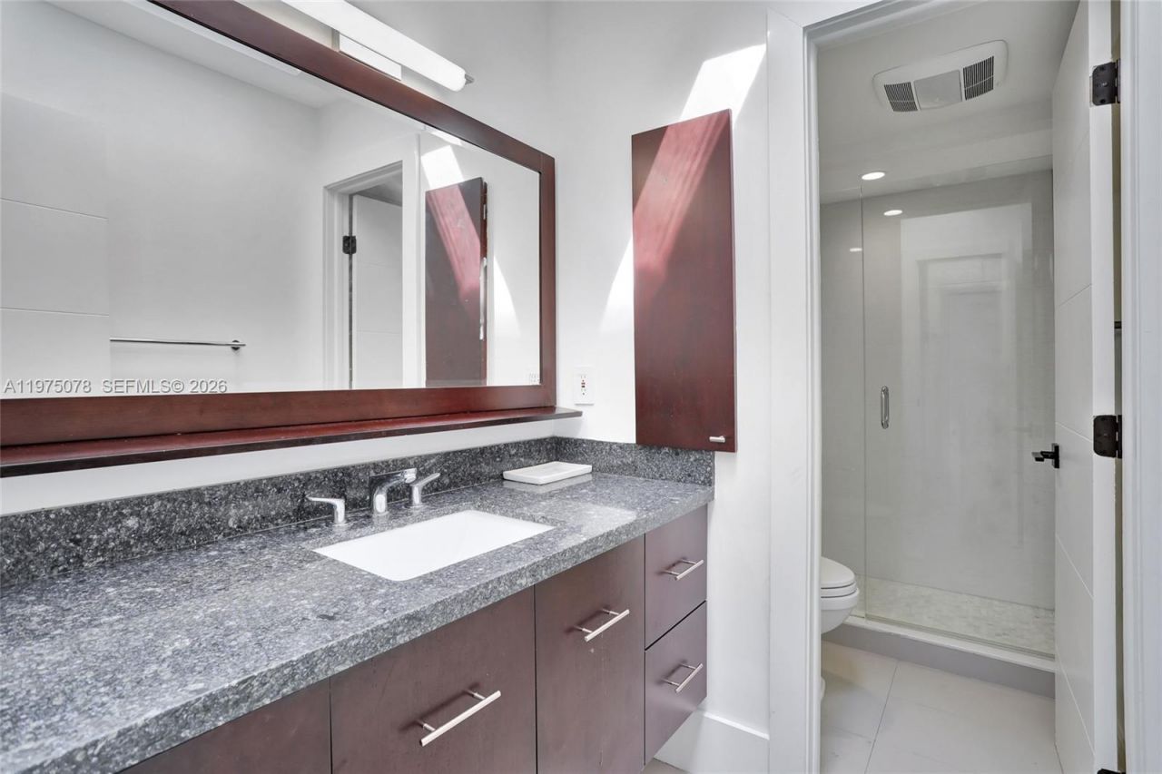 1194 Hillsboro Mile , Unit 1, Hillsboro Beach, FL 33062 Photo