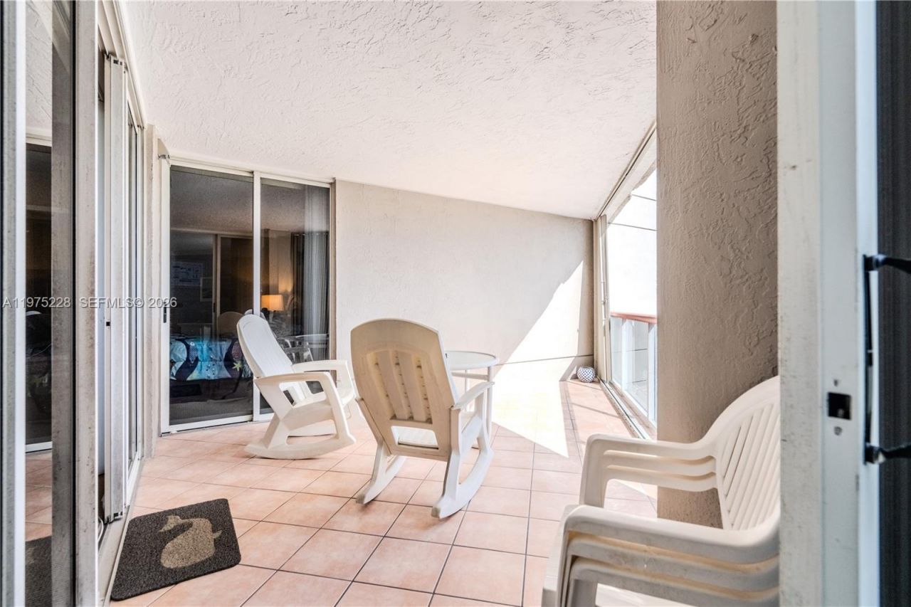 6767 Collins Ave, Unit 706, Miami Beach, FL 33141 Photo