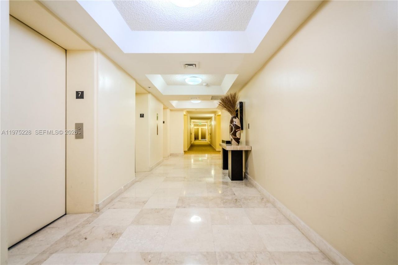 6767 Collins Ave, Unit 706, Miami Beach, FL 33141 Photo