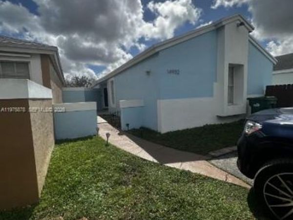 14952 SW 75th Ter, Miami, FL 33193