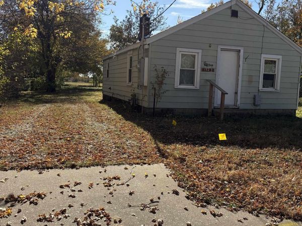 1523 E PIERCE Street, Macomb, IL 61455