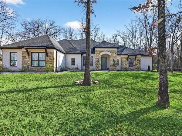 107 Oakbend Trail , Mabank, TX 75147