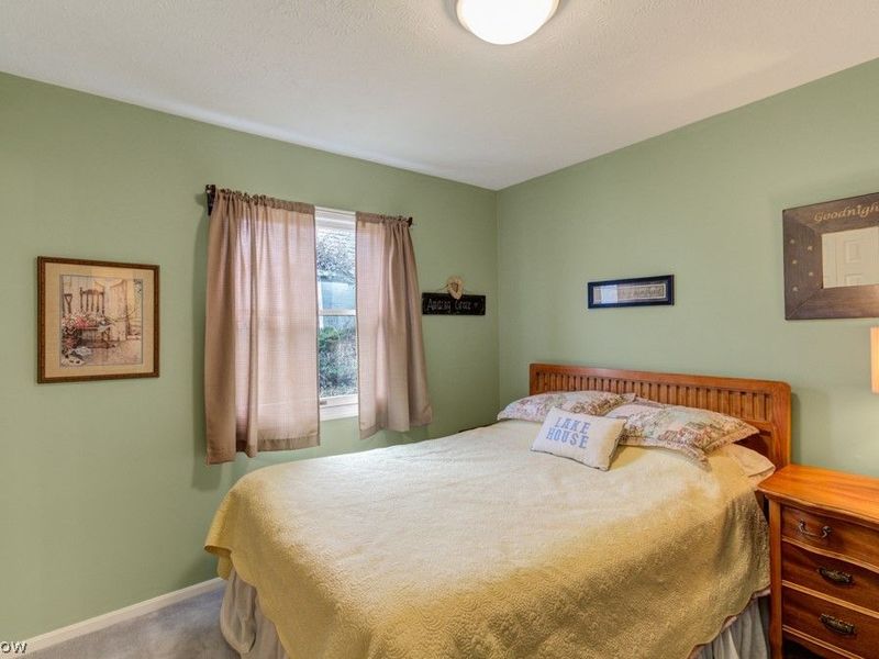 254 W Mohawk Drive , Malvern, OH 44644 Photo 18