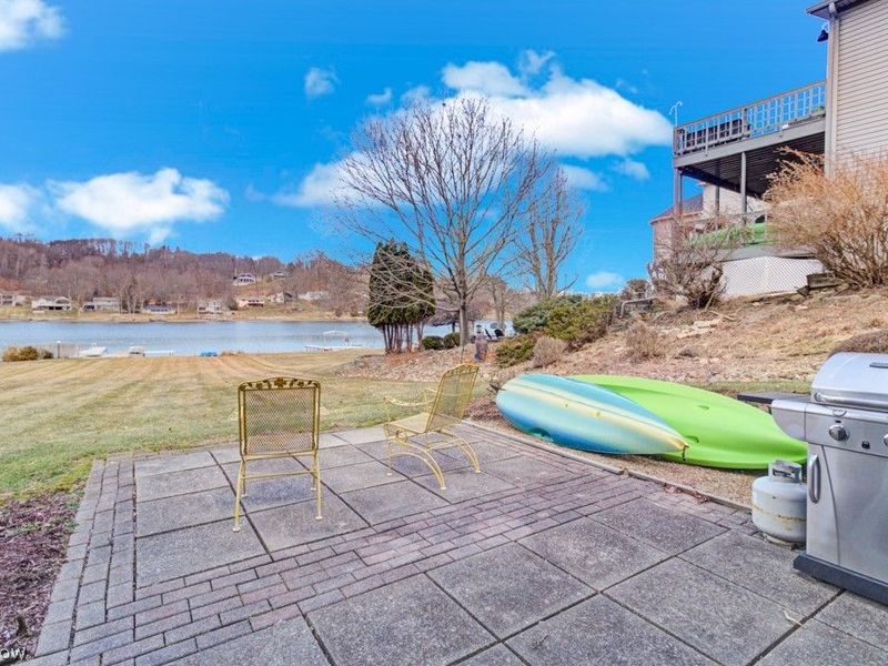 254 W Mohawk Drive , Malvern, OH 44644 Photo 32