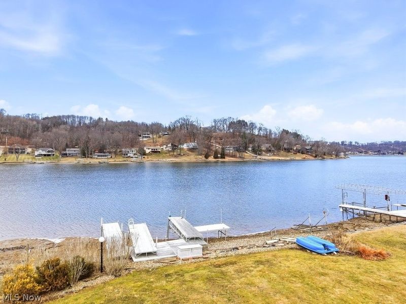 254 W Mohawk Drive , Malvern, OH 44644 Photo 4