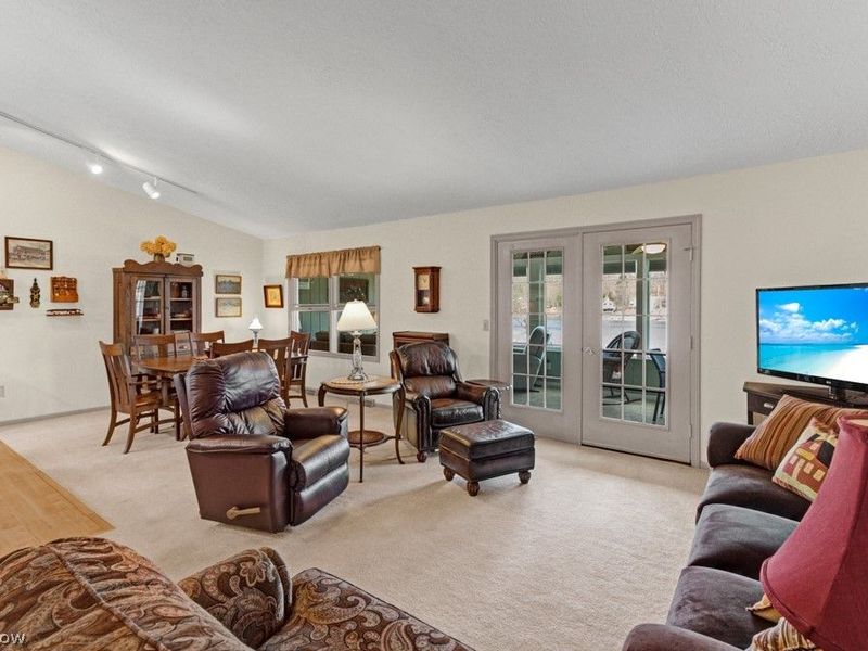 254 W Mohawk Drive , Malvern, OH 44644 Photo 5