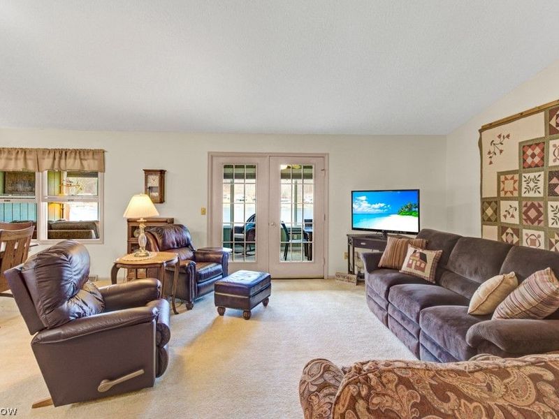 254 W Mohawk Drive , Malvern, OH 44644 Photo 6