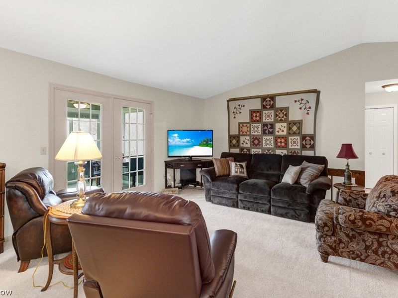 254 W Mohawk Drive , Malvern, OH 44644 Photo 8