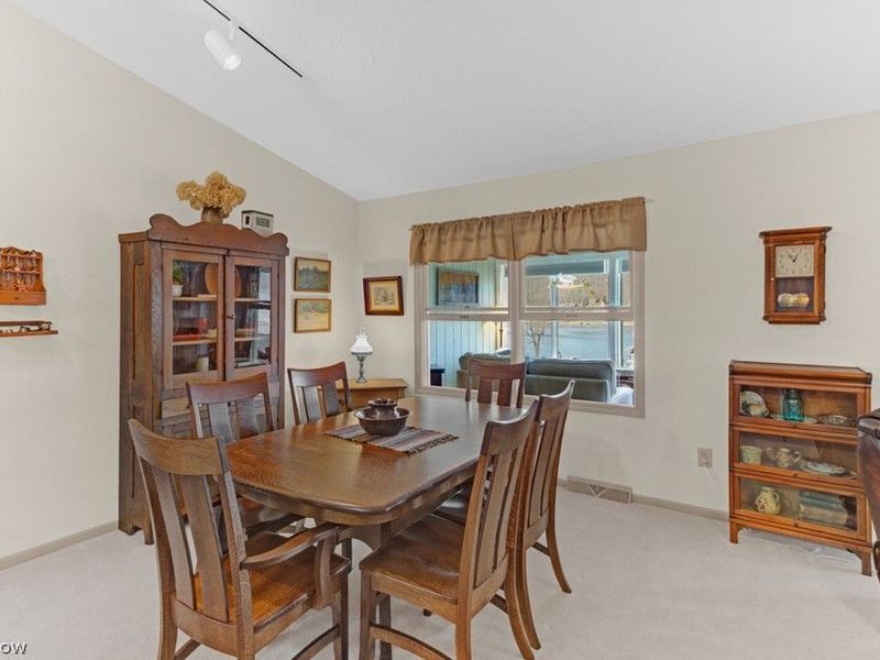 254 W Mohawk Drive , Malvern, OH 44644 Photo 9