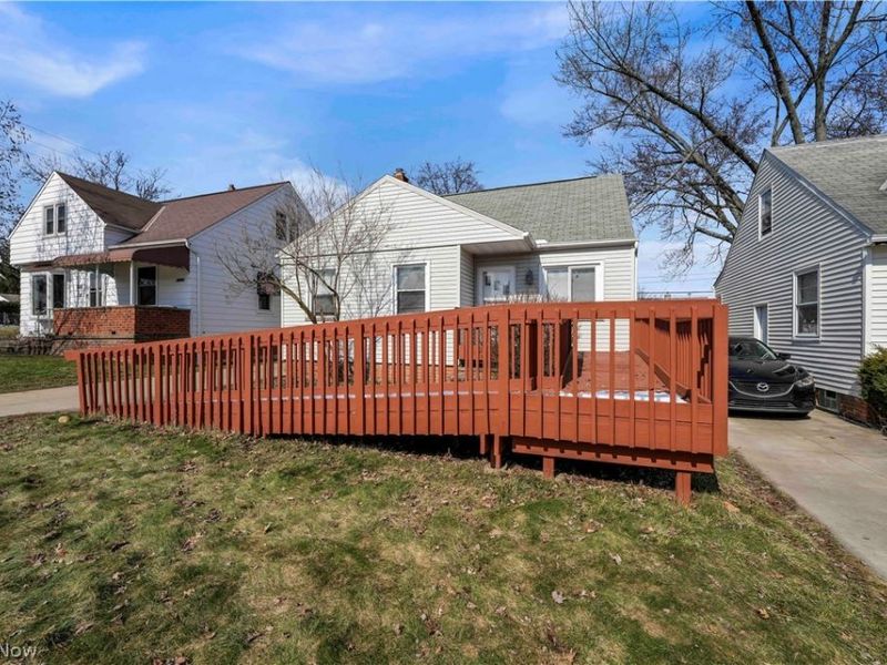 15705 Maplewood Avenue, Maple Heights, OH 44137 Photo 1