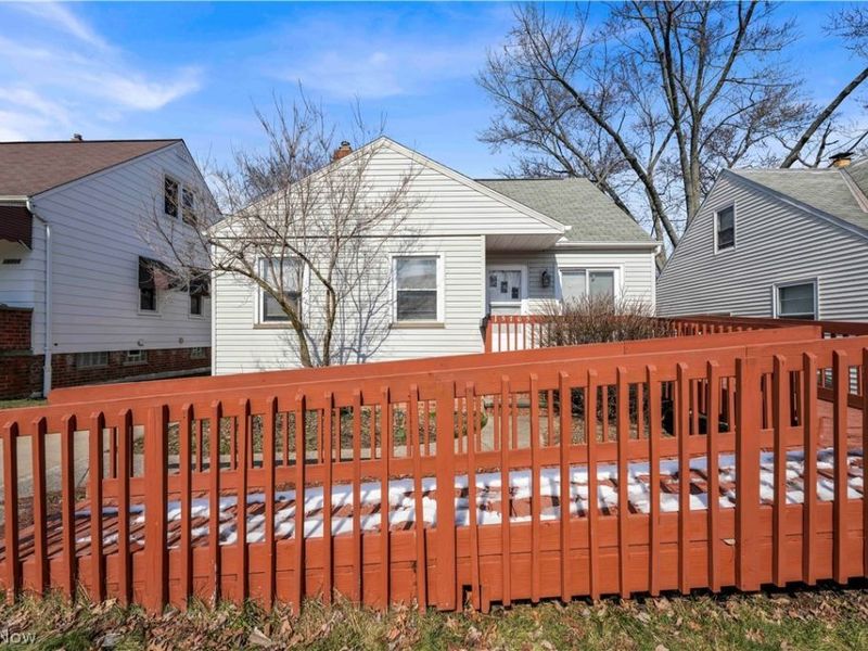 15705 Maplewood Avenue, Maple Heights, OH 44137 Photo 2