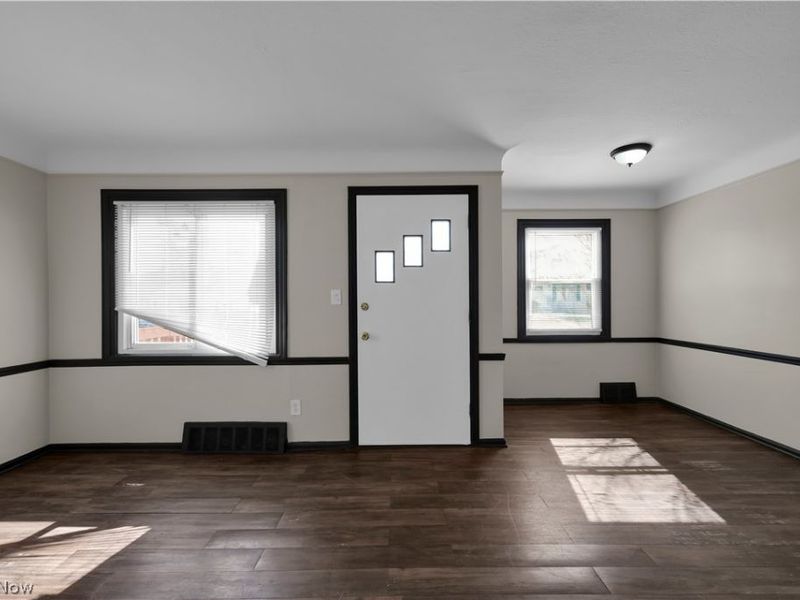 15705 Maplewood Avenue, Maple Heights, OH 44137 Photo 4