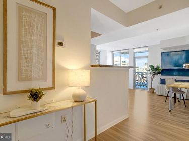 851 N GLEBE ROAD, Unit 812, ARLINGTON, VA 22203