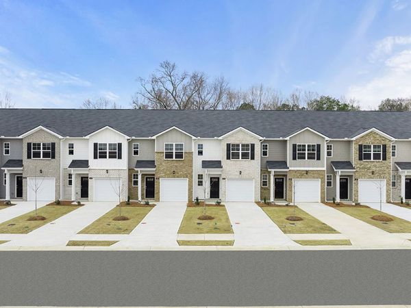 202 Kenmore Circle, Perry, GA 31069