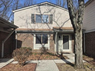 26728 Farmbrook Villa Drive , Southfield, MI 48034