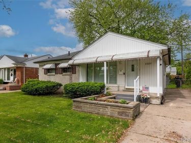 26211 Linwood Street, Roseville, MI 48066