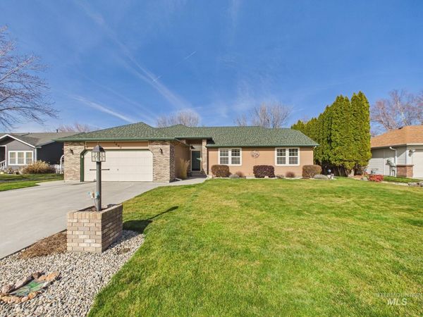 1460 Fernlee St, Emmett, ID 83617