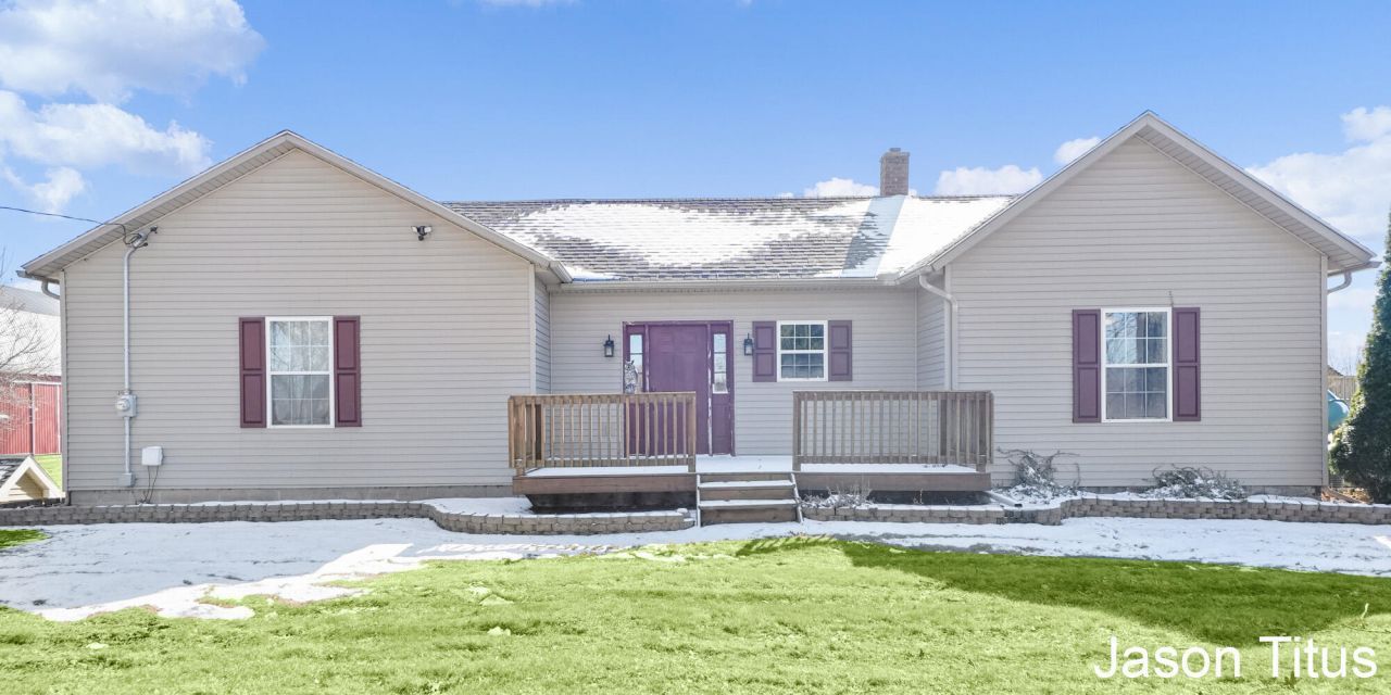 9604 Island Highway, Eaton Rapids, MI 48827 Main Photo