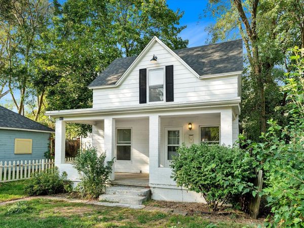 865 10th Street NW, Grand Rapids, MI 49504