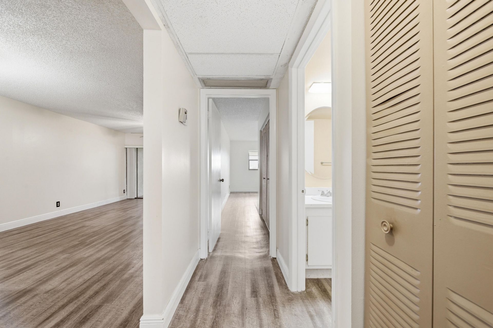 1981 W Woolbright Road, Unit E101, Boynton Beach, FL 33426 Photo