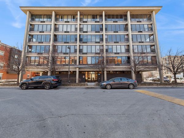 345 E Eastgate Place , Unit 204, Chicago, IL 60616