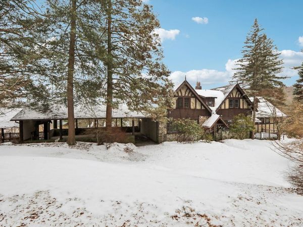 32 E Lake Stable Road , Tuxedo Park, NY 10987