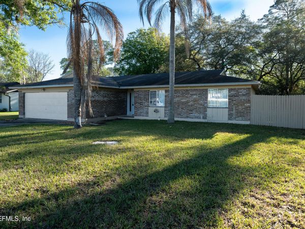 147 KNIGHT BOXX Road, Middleburg, FL 32068