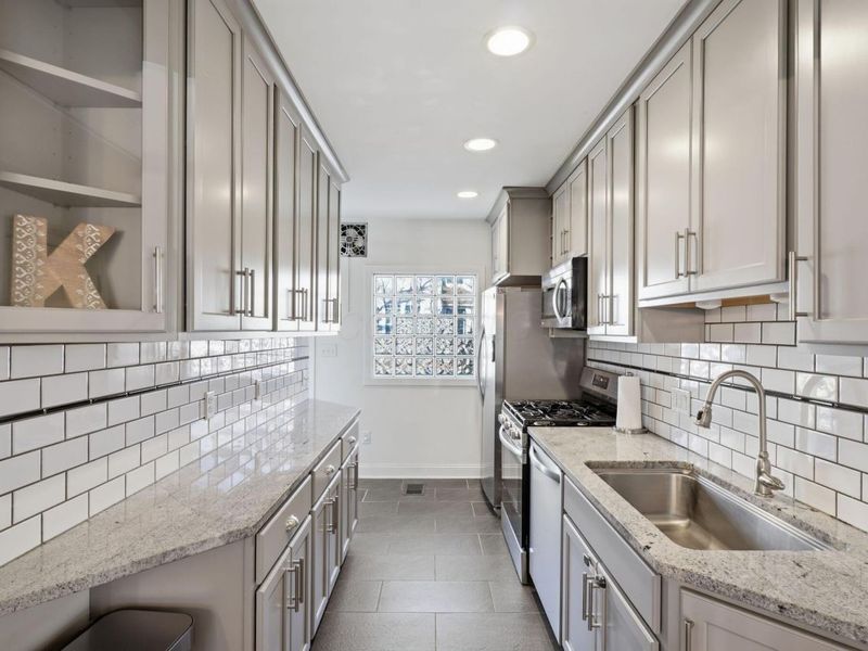 52 N Ardmore Road, Columbus, OH 43209 Photo 20