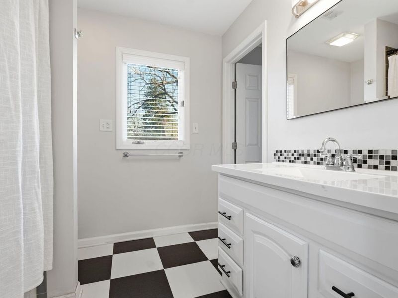 52 N Ardmore Road, Columbus, OH 43209 Photo 46