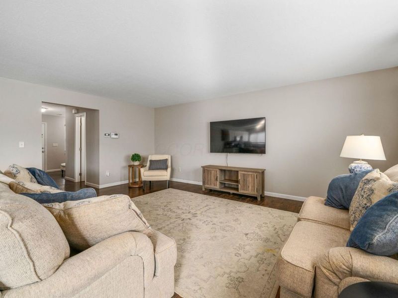 5018 Grimm Drive, Lockbourne, OH 43137 Photo 9