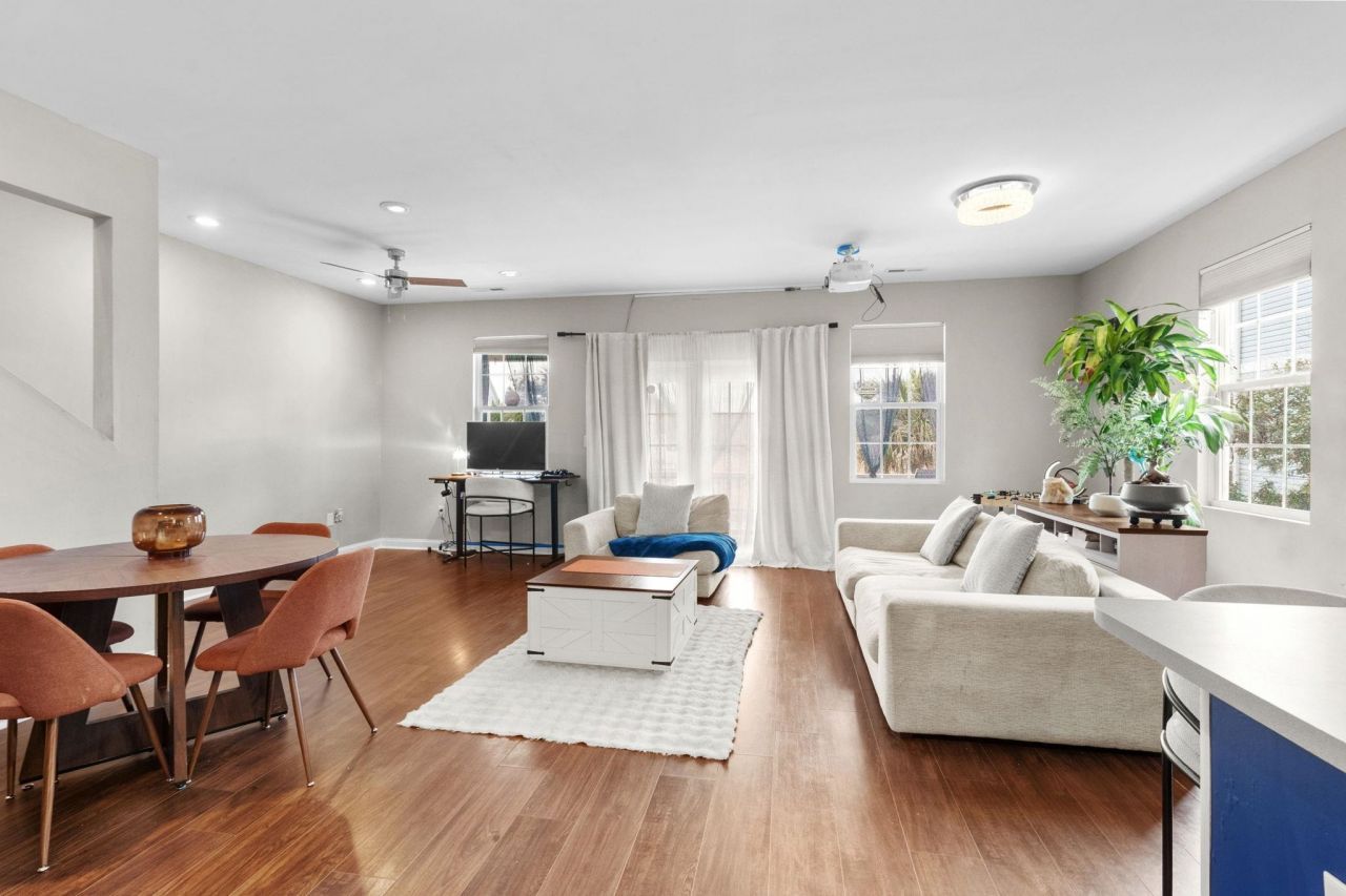 3704 Chapel Ln. Photo 8